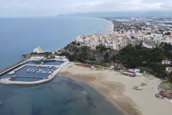 Khu du lịch nổi tiếng Italia 'vắng như chùa Bà Đanh' vì Covid-19