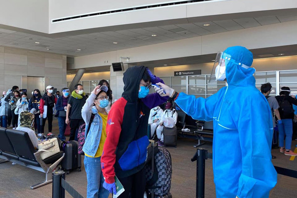 Đưa hơn 340 công dân từ Mỹ về nước an toàn