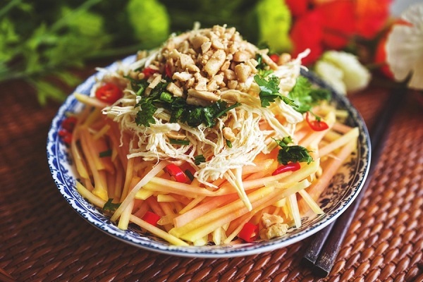 Bữa tối chỉ cần món gà trộn này là đủ chất mà lại không sợ tăng cân