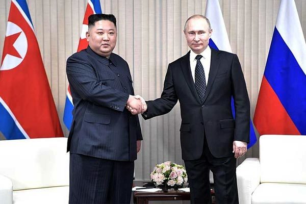 Kim Jong Un chúc mừng Putin nhân kỷ niệm chiến thắng phát xít