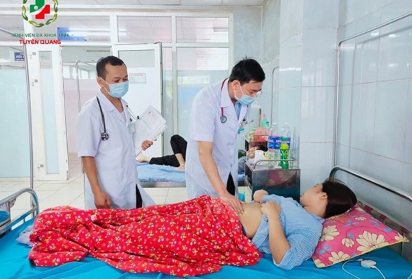 25 người nhập viện do ngộ độc thực phẩm