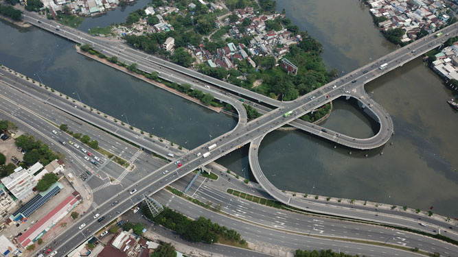 Economists: speed up public investments