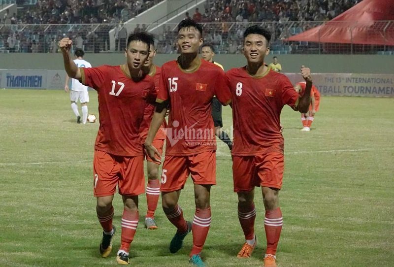 VFF phạt cực nặng cầu thủ U19 Việt Nam vì cá độ