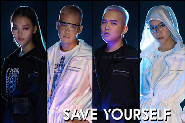 Chung Thanh Phong đưa khẩu trang, trang phục bảo hộ vào BST mới