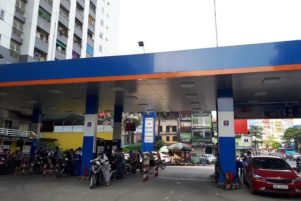 Hôm nay, giá xăng đảo chiều, đà tăng bắt đầu