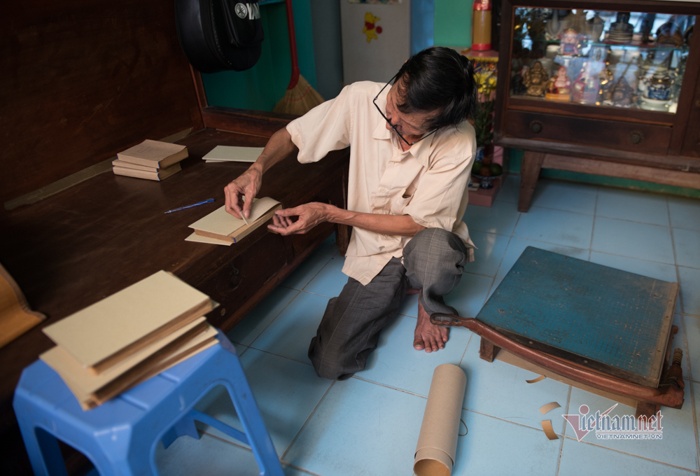 Người phục chế sách cũ cuối cùng ở Sài Gòn