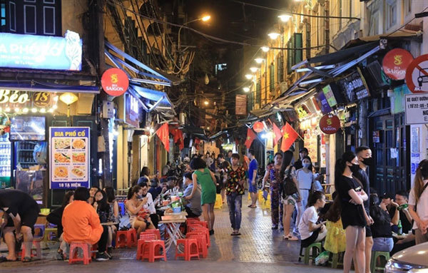 Street food vendors required to wear face masks