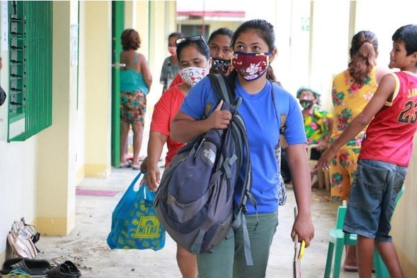 Philippines sơ tán hàng trăm nghìn dân tránh bão đổ bộ