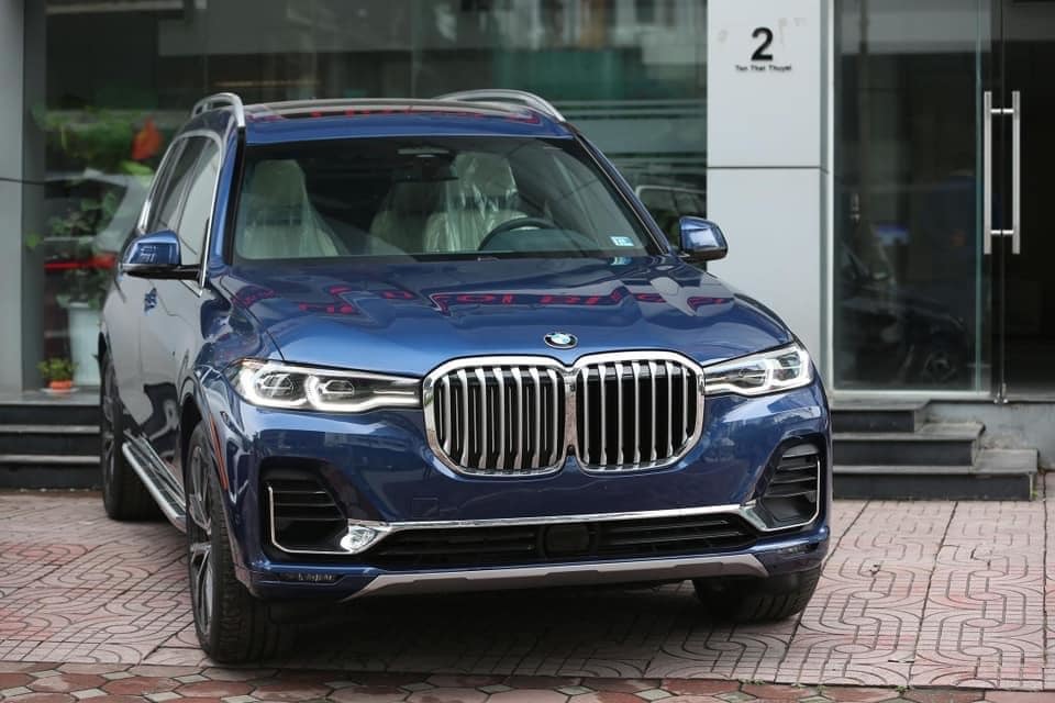 Chấp nhận lỗ, hôm nay xe sang giảm tới 650 triệu
