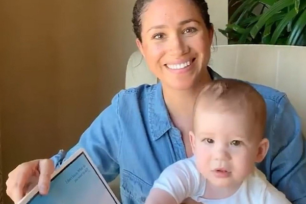 Meghan Markle chia sẻ thông tin về con trai, dân mạng lại đề nghị hoàng gia Anh hãy cứu lấy bé Archie