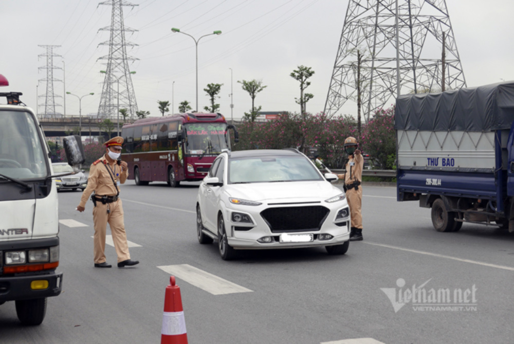 Chi tiết mức phạt với người không đem theo giấy tờ xe