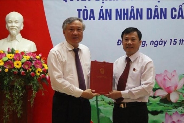 Chánh án TAND tối cao trao quyết định bổ nhiệm nhân sự mới