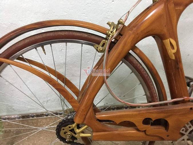 Sành điệu với xe đạp gỗ giá 10 triệu của thợ mộc Thái Nguyên