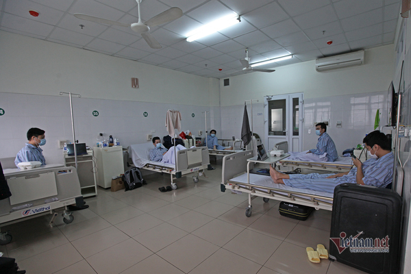 2 ca Covid-19 của Việt Nam từ Nga về đang có biểu hiện viêm phổi