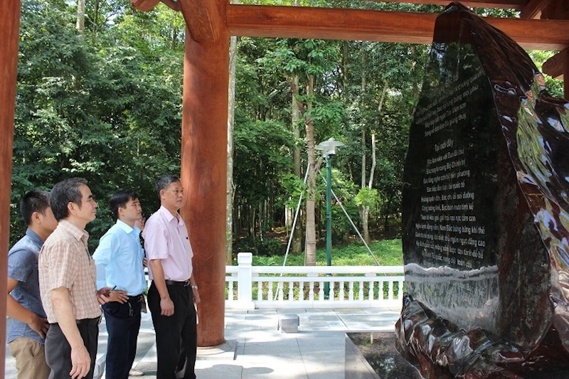 Hanoi's “red addresses” with President Ho Chi Minh's imprint