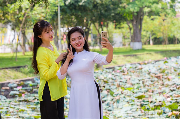 Lotus ponds a special tourist attracts in Uncle Ho’s homeland