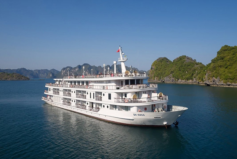 Du thuyền 5 sao trên vịnh Hạ Long đồng loạt giảm giá