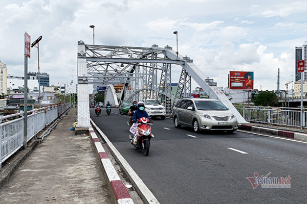 Cầu Tân Thuận 1 ở Sài Gòn chuẩn bị cấm xe ban đêm để sửa chữa