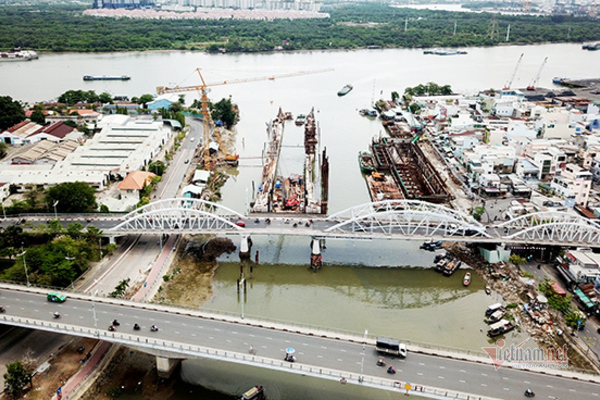 Cận cảnh cây cầu hơn 100 tuổi ở Sài Gòn chuẩn bị cấm xe ban đêm để sửa chữa