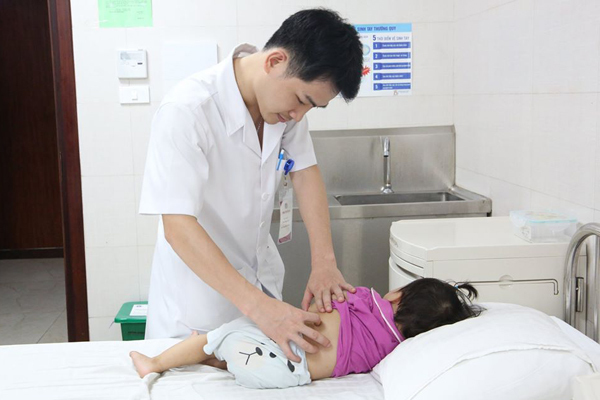 Bé gái hơn 1 tuổi ở Phú Thọ có 3 quả thận