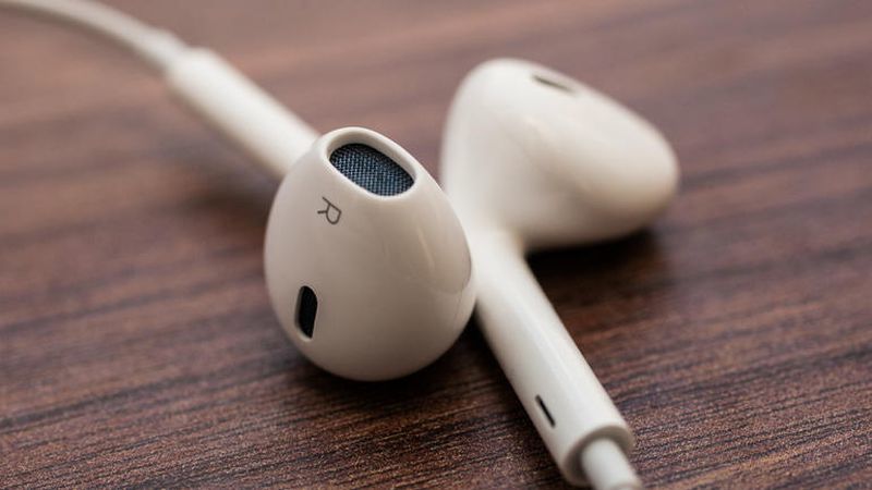 Sẽ không có tai nghe EarPods theo hộp iPhone 12, Apple muốn ép người dùng mua AirPods?