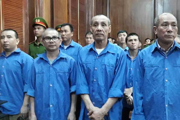 Trở thành trùm ma túy xuyên quốc gia vì thua cờ bạc