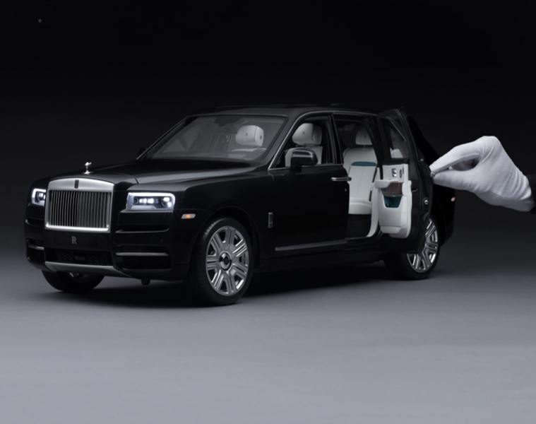 Xe mô hình Rolls-Royce Cullinan cực tinh xảo, giá 640 triệu đồng