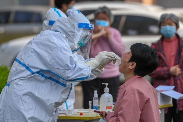 Hàng triệu người Mỹ thất nghiệp vì Covid-19, Nhật có thể dỡ bỏ phong tỏa Tokyo