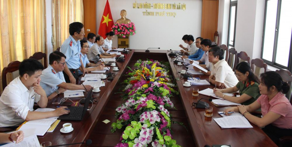 Đoàn công tác Bộ LĐ-TBXH giám sát việc hỗ trợ người dân gặp khó khăn do Covid-19 tại Phú Thọ