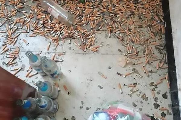 Bùng tiền thuê nhà rồi biến mất, chủ trọ tá hoả khi mở cửa căn hộ