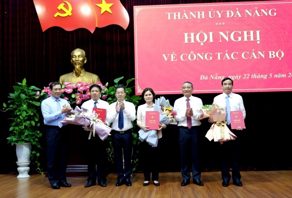 https://vnn-imgs-f.vgcloud.vn/2020/05/25/12/ban-bi-thu-trung-uong-dang-chi-dinh-chuan-y-nhan-su-moi-da-nang.jpg