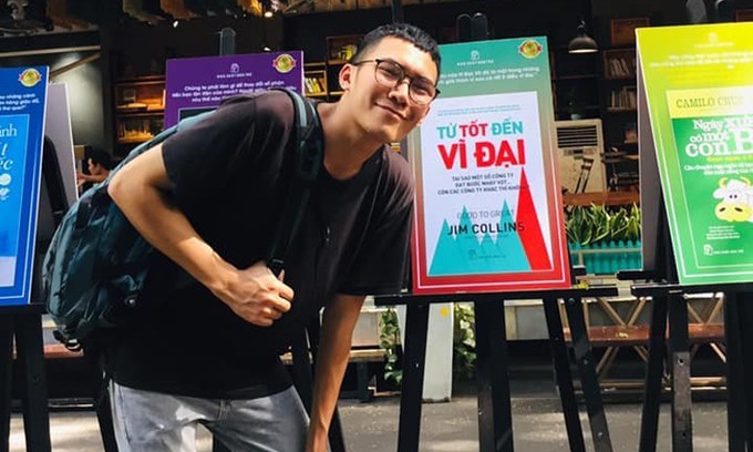 Chàng sinh viên mồ côi cha muốn dùng sách để kết nối niềm tin