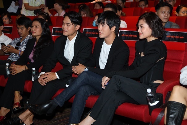 Dàn diễn viên trầy trật khi tham gia phim sinh tồn đầu tiên của Việt Nam