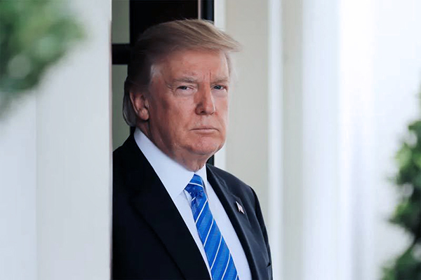 Ông Trump hứng phép thử kép giữa sức ép Covid-19