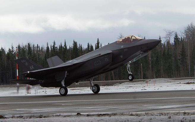 Màn cất cánh đứng tim của chiến đấu cơ tàng hình F-35