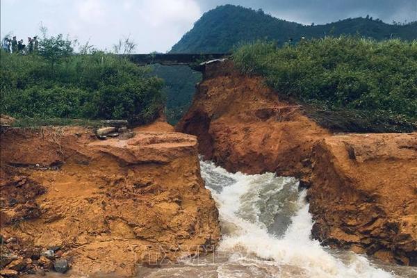 Vỡ đập Đầm Thìn ở Phú Thọ, nhiều hộ dân sơ tán khẩn cấp