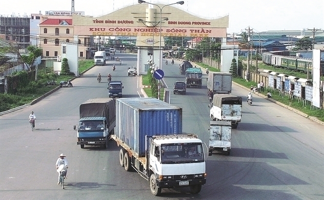 What are Vietnam's advantages in attracting foreign investment?