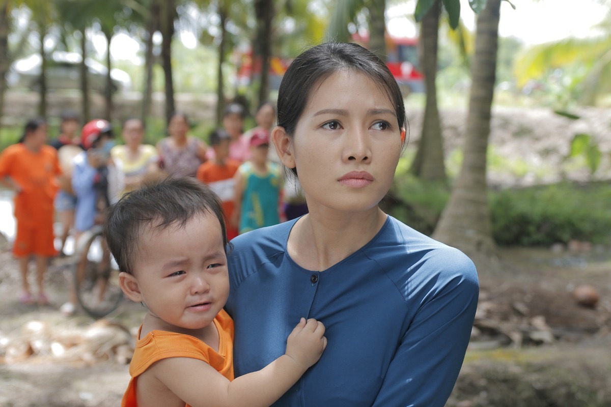 Văn Phượng 'Mẹ ghẻ': Vai Diệu quá nặng, tôi bị tát và phải khóc nhiều!