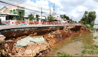 Mekong Delta copes with depression, landslide in advance of rainy season