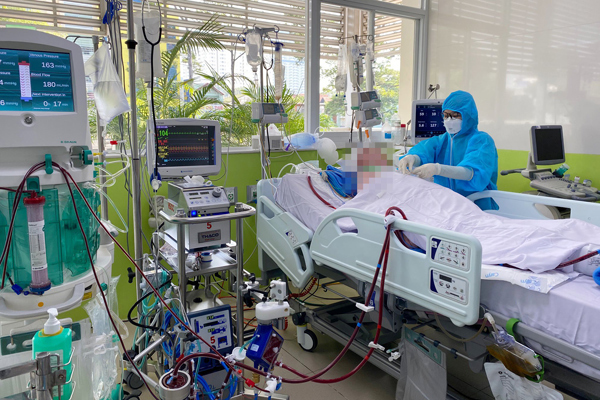 Phổi phi công Anh đã hồi phục 40%, thêm nhiều hy vọng