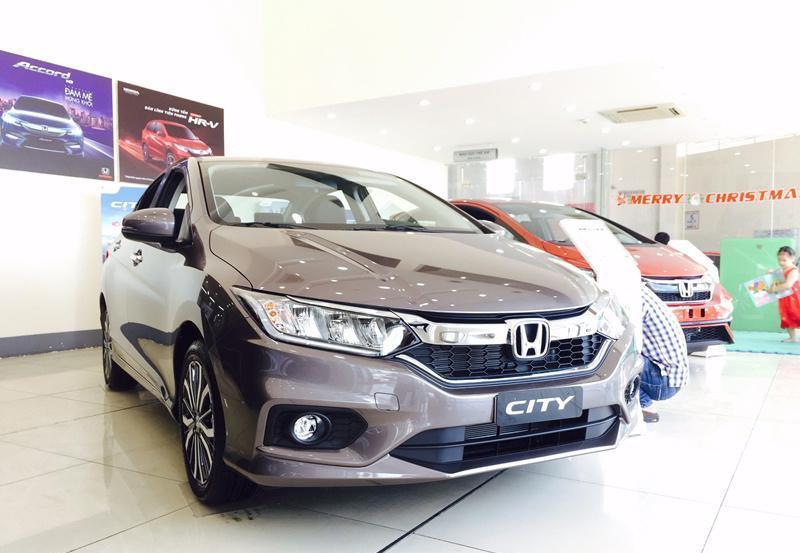 Giá xe ô tô tuần qua: Thêm mẫu xe giảm sốc 180 triệu