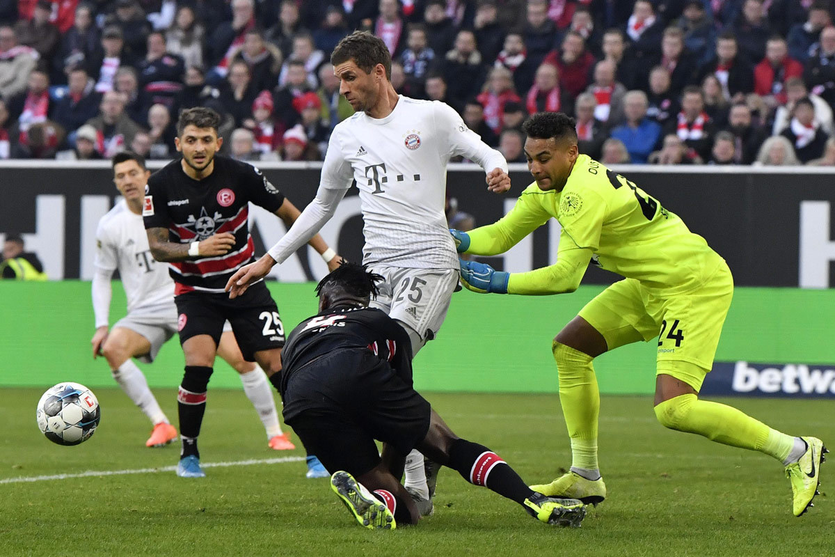 Bayern vs Dusseldorf: Chờ mưa bàn thắng