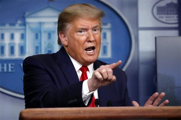 Ông Trump kéo dài cấm vận Triều Tiên