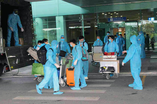 Sân bay Cần Thơ đón 334 công dân Việt Nam từ Singapore về