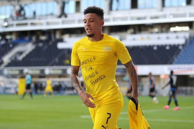 Sancho lập hat-trick, Dortmund thắng bằng ván tennis