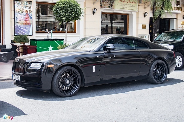 Sinister RollsRoyce Black Badge Wraith Tuned To Over 700 HP