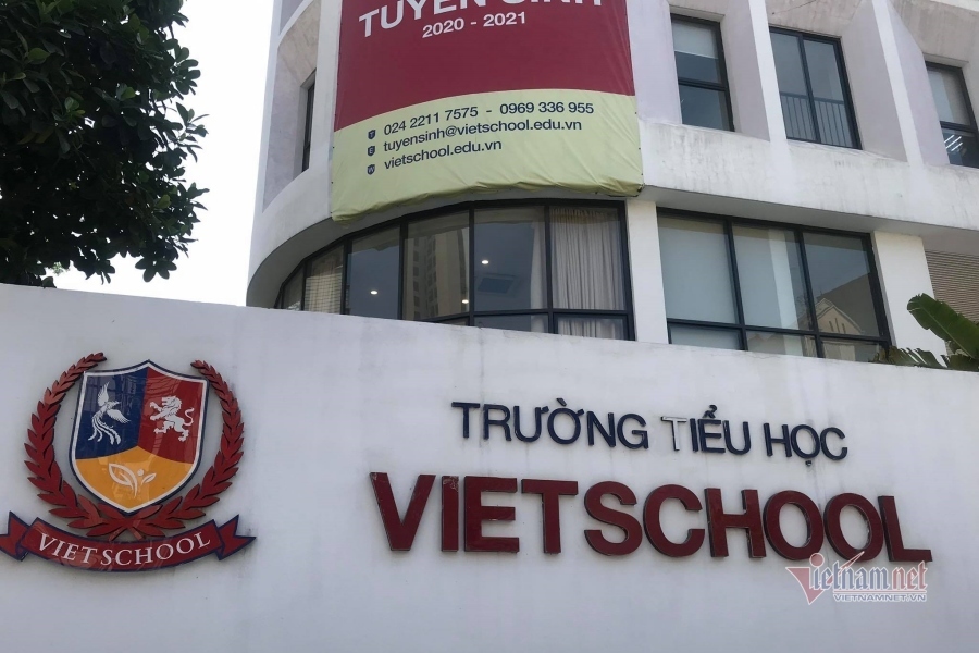Phụ huynh phản đối Vietschool thu phí học online