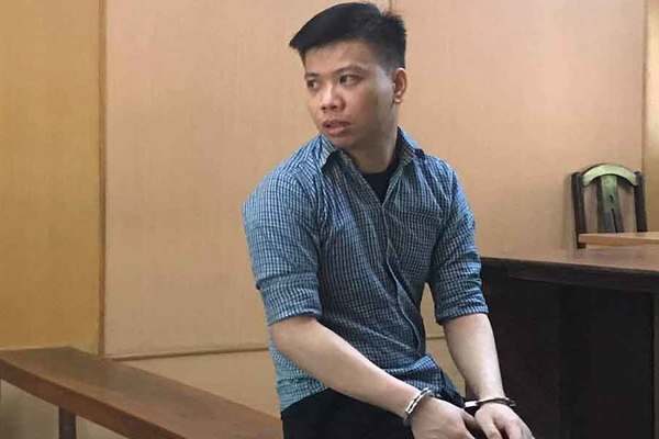 Phát hiện con nợ qua Facebook, vác dao tới đoạt mạng