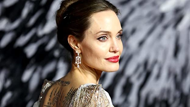 Angelina Jolie đứng cuối danh sách 100 ngôi sao giàu nhất thế giới