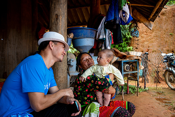 Xuân Bắc phát hàng cứu trợ phòng chống Covid-19